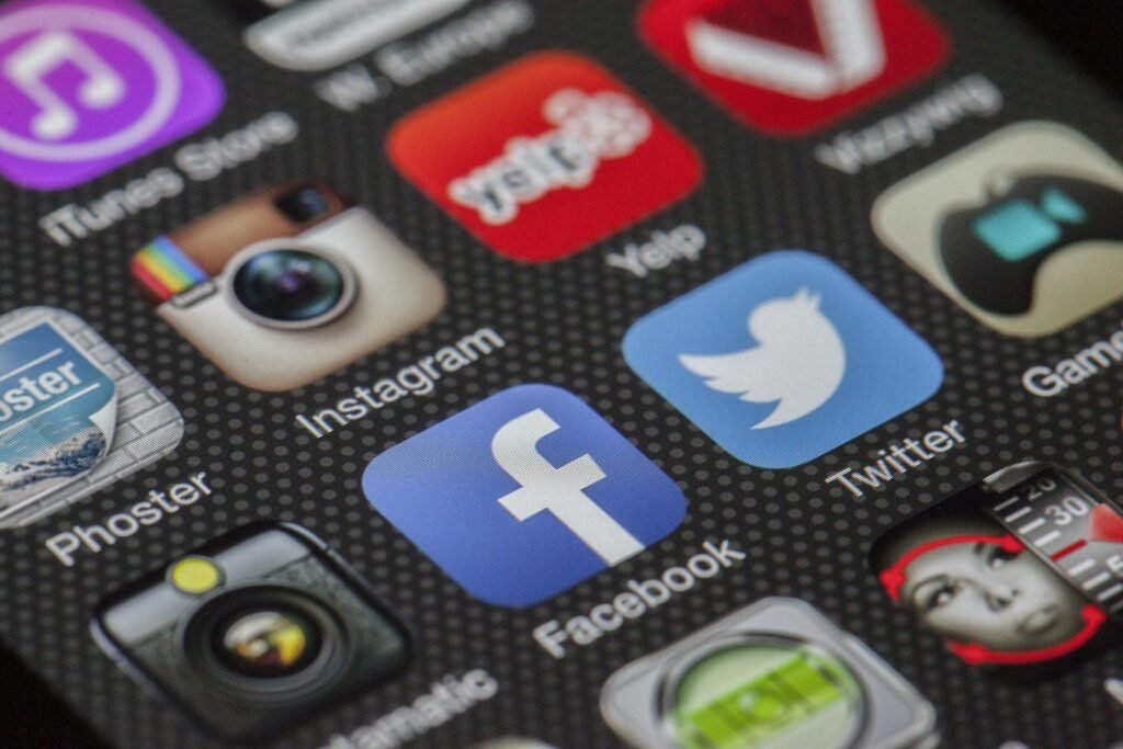 Networking is for Freelancers: Opportunities to find clients 2 Leveraging Social Media